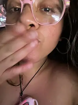 Vivi_Kvsh's Live XXX Chat