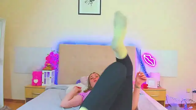 دردشة MelanieCuty الجنسية المباشرة