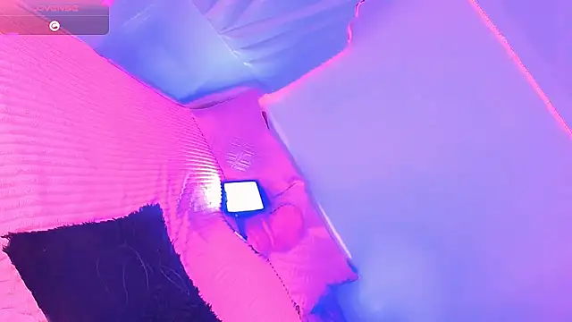 Pokazy przed kamerką – Valentina_Smith1_