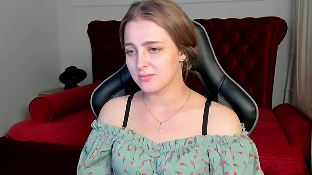 EllaBells élő XXX-chatje