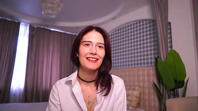 Pokazy przed kamerką – DaynaShoji