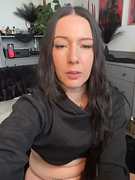 Trixie-Tainted Live XXX-Chat