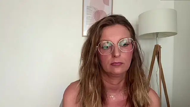 HornyJudith's Live XXX Chat
