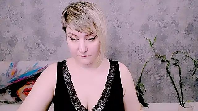 Živý XXX chat Djullia