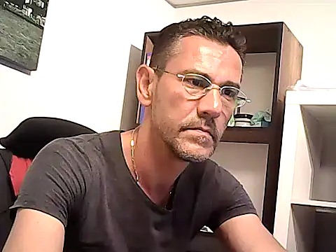 mastercharisma35's Live XXX Chat