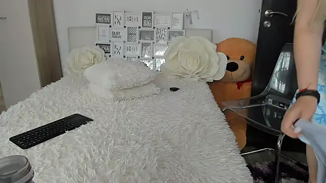 sweetemy4u's Webcam Show