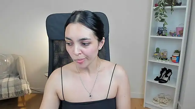 _BellaEvans_ Adlı Modelin Canlı XXX Sohbeti