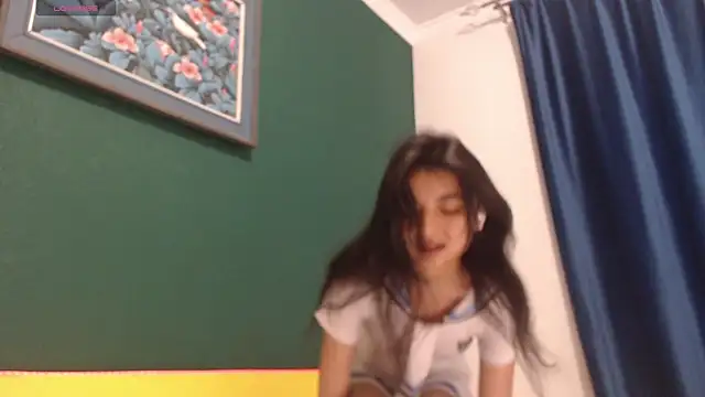 Shy_Kira's Live XXX Chat