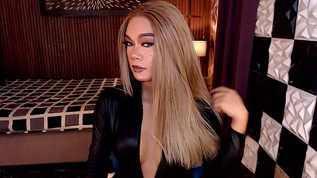 Show modela StellaPerkins na web-kameri