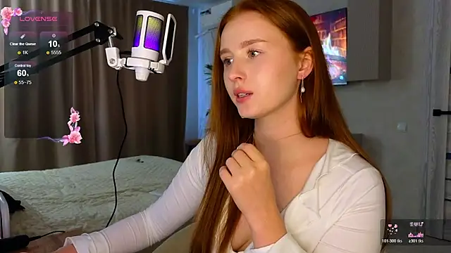 Meow_babe Show in webcam
