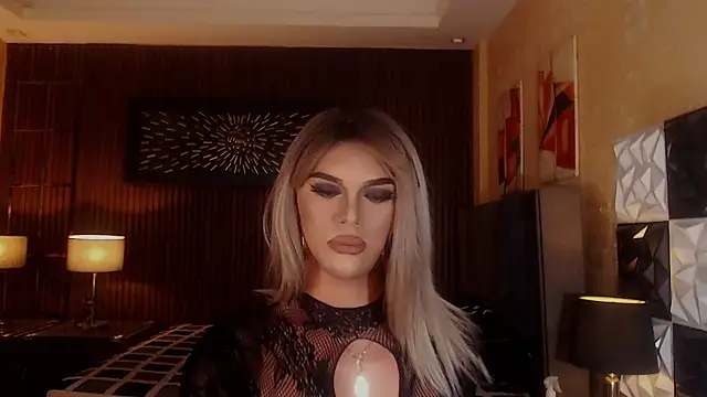 ElegantKellyTS Adlı Modelin Web Kamerası Şovu