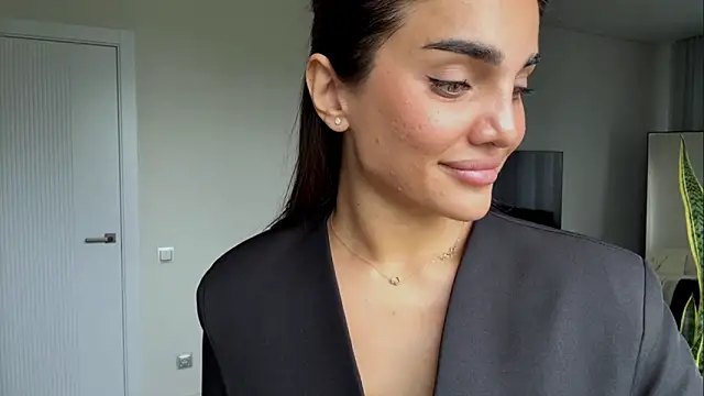 دردشة MelindaReny الجنسية المباشرة