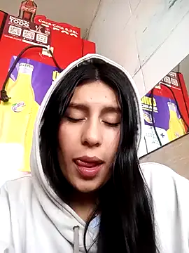 XXX chat uživo modela charlottte_wh