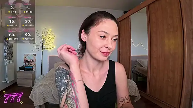 CamomileLil live XXX chat