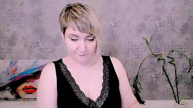 Djullia Live XXX-chat