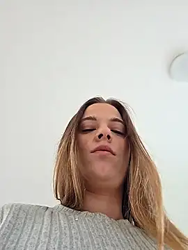 Show modela Luna_Lynn na web-kameri