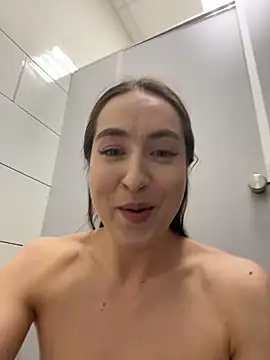 Chat XXX en directo de Holly_Play