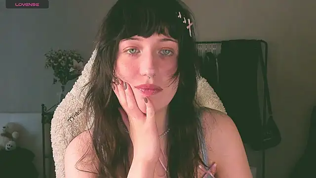 sheeny_shy élő XXX-chatje