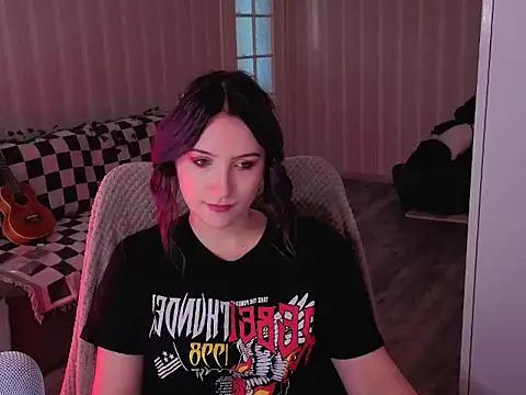 violet-siren-x Adlı Modelin Canlı XXX Sohbeti