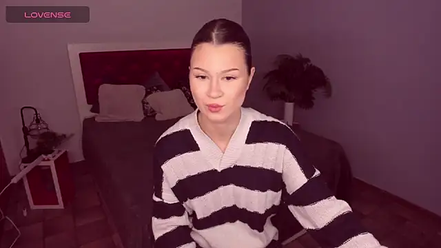 Show modela SaraBrownie na web-kameri