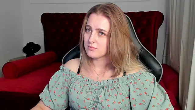 EllaBells live XXX chat