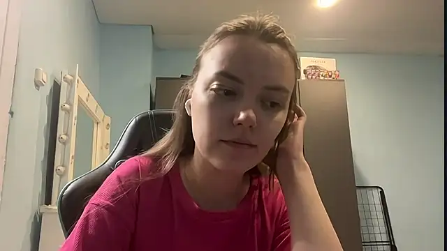 XXX chat uživo modela AndreeMerryman