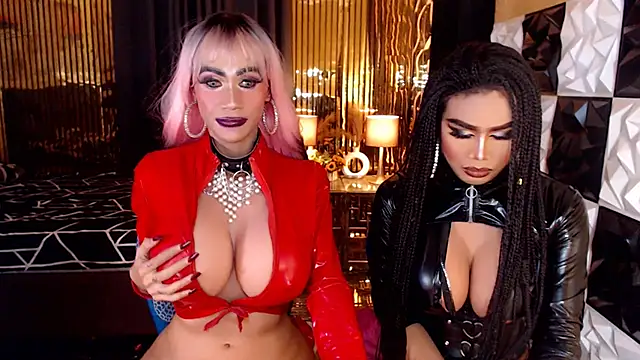 Chat XXX en directo de MonstrousCockDiva