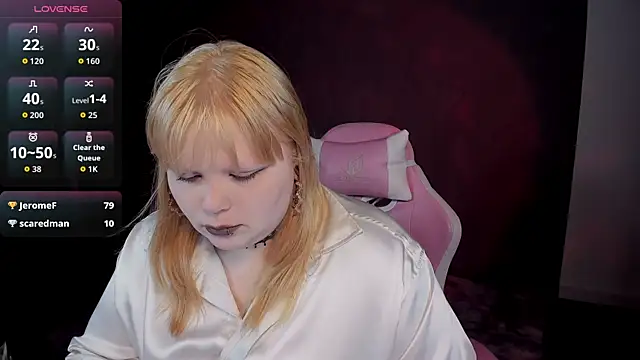 LottieReedのライブXXXチャット