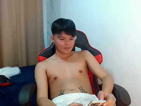 yourhotasiandoms Show Webcam