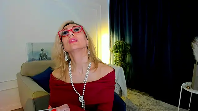 MuseOfStage's Live XXX Chat