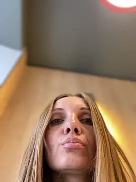 Онлайн чат XXX miss_darsi
