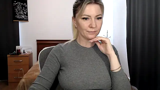 Chat +18 de ParadiseAlina ao vivo