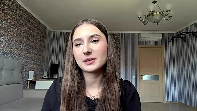 poly_princess – Naživo XXX chat