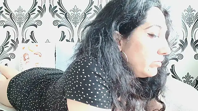 Živý XXX chat CharmingLadyMira