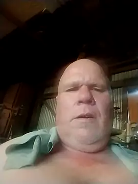 Reddog833's Live XXX Chat