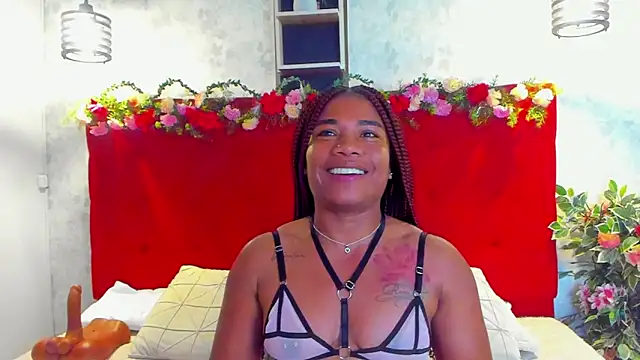 SilvannaFit live XXX chat