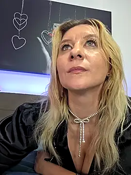 Show modela KaylinJan na web-kameri