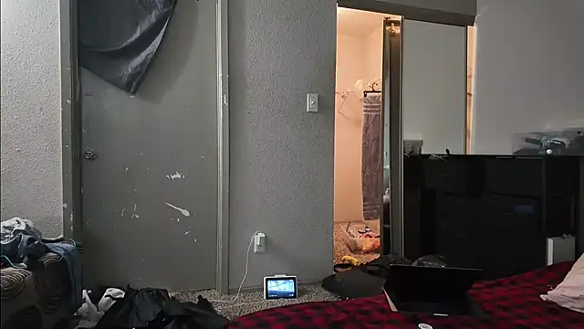 Triggerhappycj100 Chat XXX live