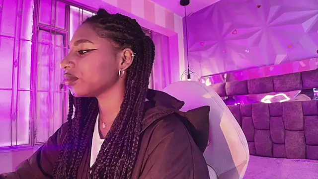 Queen_perla_'s Live XXX Chat