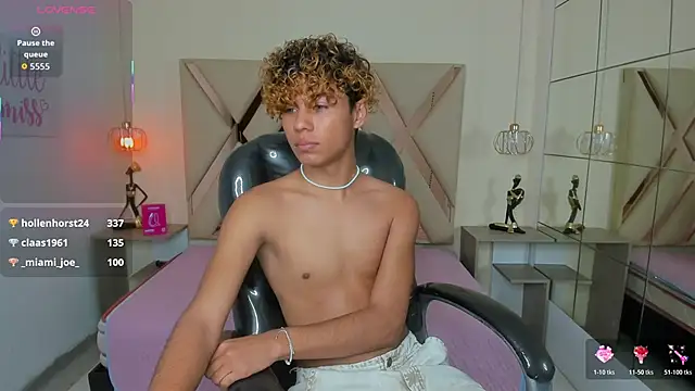 Anyelo_Twink's Live XXX Chat