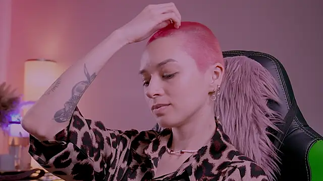 YourDarlingVivian élő XXX-chatje