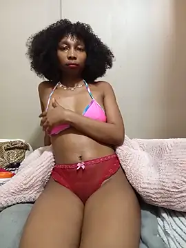 Chatroom XXX en direct de ExtraDoll