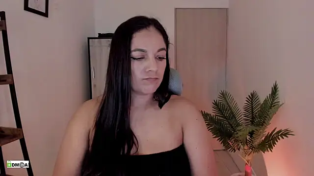 urcute_kitten লাইভ XXX চ্যাট