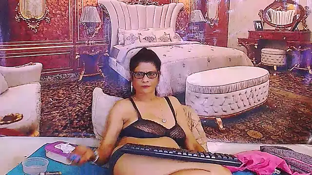 IndianAllure Live XXX-chat