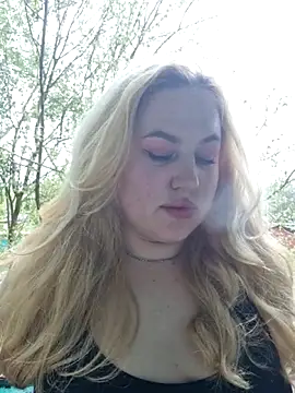 Онлайн чат XXX LianaJu