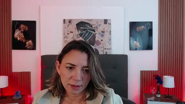 milfsecret69's Live XXX Chat