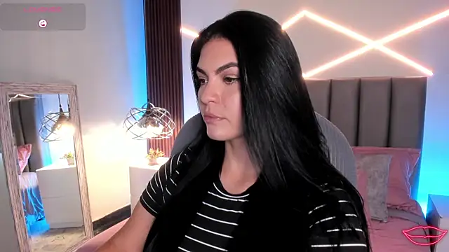 Veronicalanx1 Adlı Modelin Canlı XXX Sohbeti