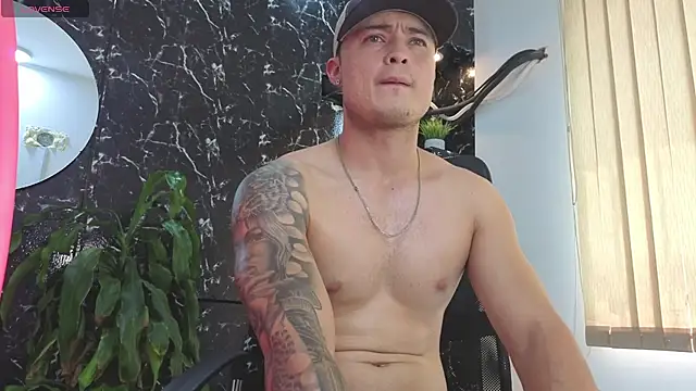 Show modela Alexander_ferre na web-kameri