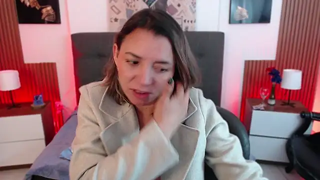 milfsecret69's Live XXX Chat