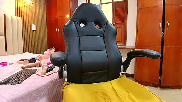 Chat +18 de CharlotteSchmidtt ao vivo